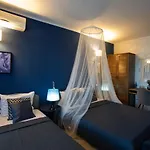 Sunrise Hotel
